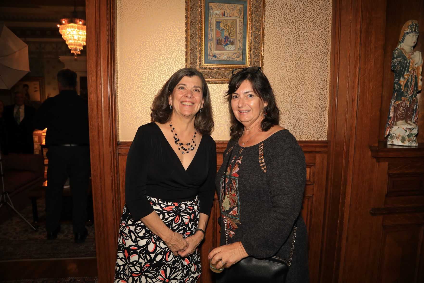 Jean Iezzi, Karen Graebe